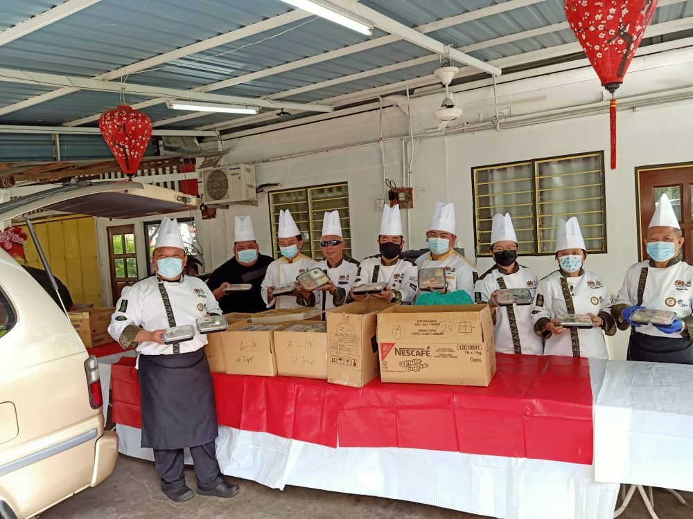 配合国际厨师节，槟厨师公会为孤儿院备200份套餐